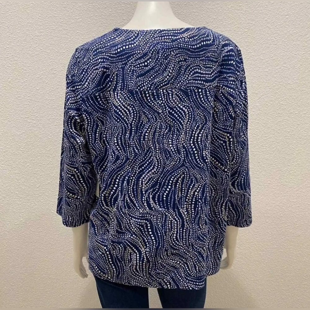 Chico's Ripple Dots Cross Neck 3/4 Sleeve. Kyoto Indigo. - Picture 7 of 10